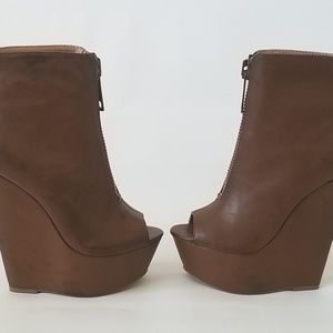 Nandetta Wedge ZIGI SOHO Sz 7